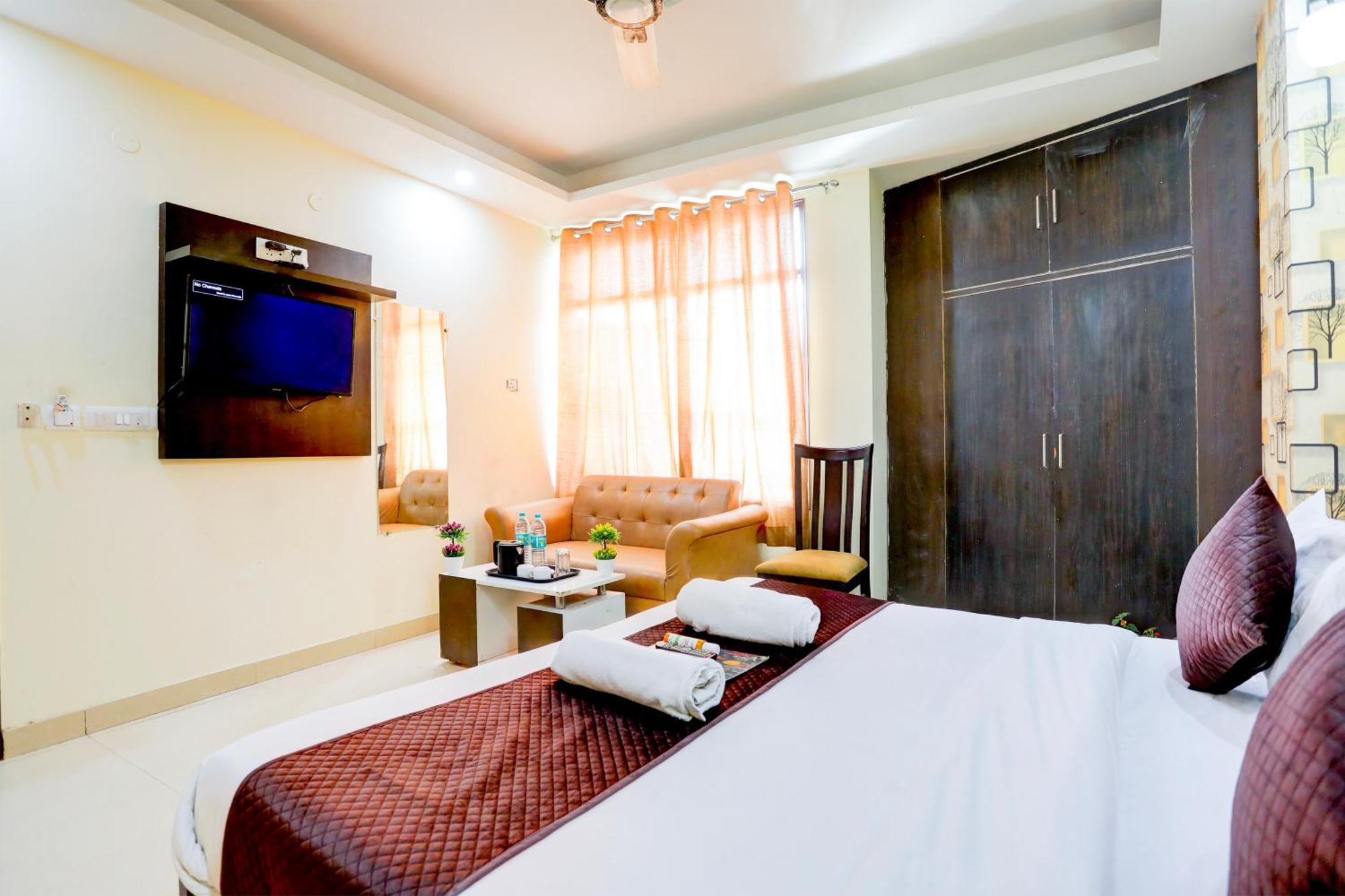 Global Stay Near Delhi Airport Нью-Дели Экстерьер фото